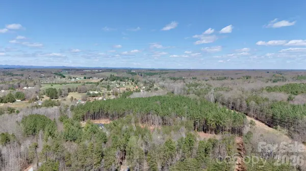 000 Suzanne LN, Statesville, NC 28677