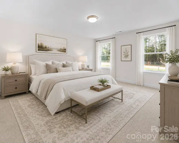 000 Suzanne LN, Statesville, NC 28677