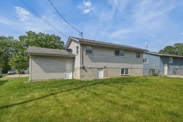 981 W 69th PL, Merrillville, IN 46410