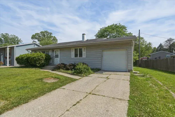 981 W 69th PL, Merrillville, IN 46410