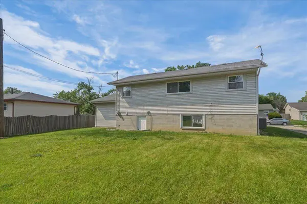 981 W 69th PL, Merrillville, IN 46410