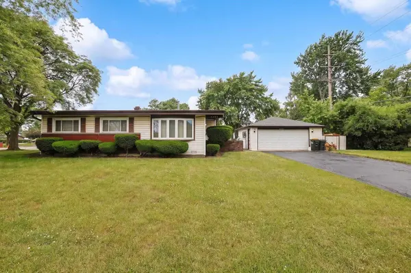 4103 Wren LN, Rolling Meadows, IL 60008