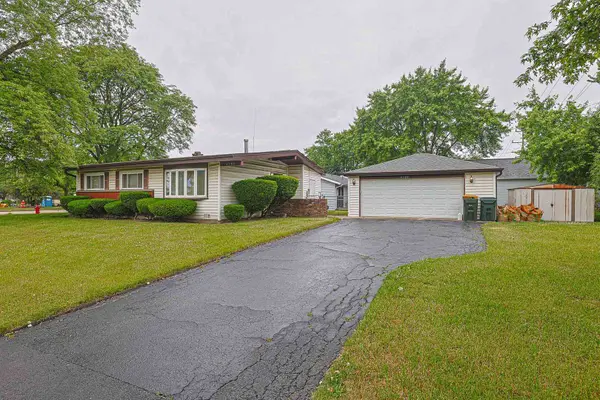 4103 Wren LN, Rolling Meadows, IL 60008