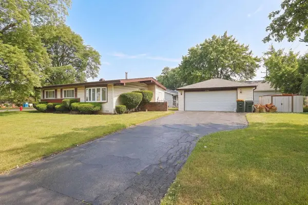 4103 Wren LN, Rolling Meadows, IL 60008