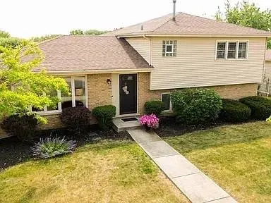 17001 93rd AVE, Orland Hills, IL 60487