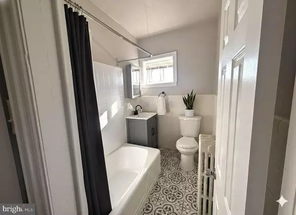 6604 WOODLAND AVE, Philadelphia, PA 19142