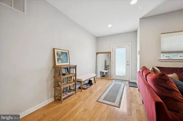 4128 APPLE ST, Philadelphia, PA 19127