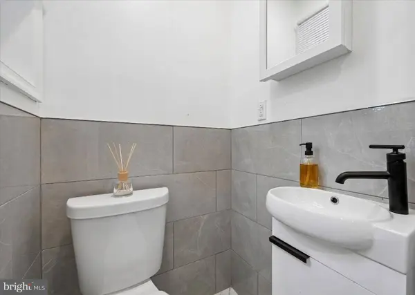 2542 W YORK ST, Philadelphia, PA 19132