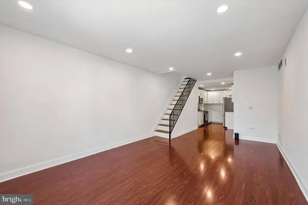 2542 W YORK ST, Philadelphia, PA 19132