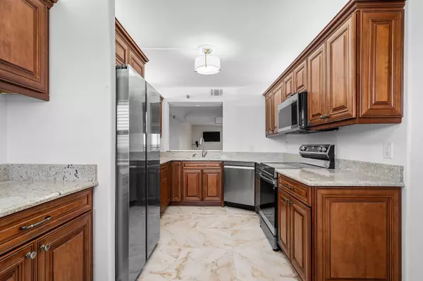 Boca Raton, FL 33428-6807,9260 SW 14th St #2507