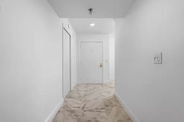 Boca Raton, FL 33428-6807,9260 SW 14th St #2507