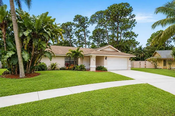 190 Parkwood DR S, Royal Palm Beach, FL 33411