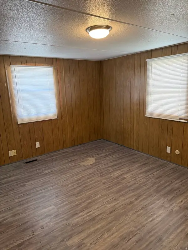 5100 S 1050 W #E-37, Riverdale, UT 84405