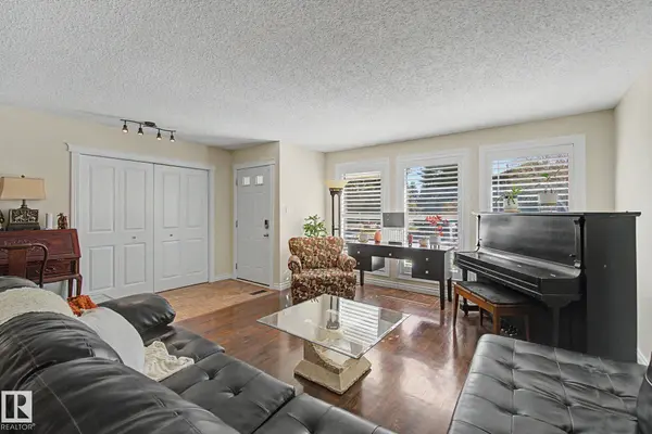 42 WOODLAKE RD, Sherwood Park, AB T8A 4B7