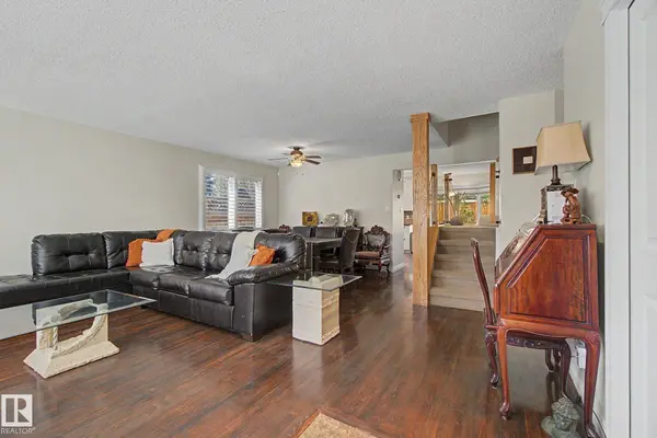 42 WOODLAKE RD, Sherwood Park, AB T8A 4B7