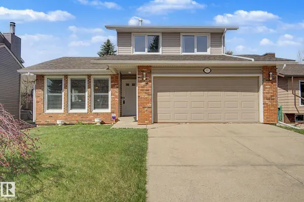 42 WOODLAKE RD, Sherwood Park, AB T8A 4B7