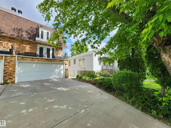 9023 95 ST NW, Edmonton, AB T6C 3W7