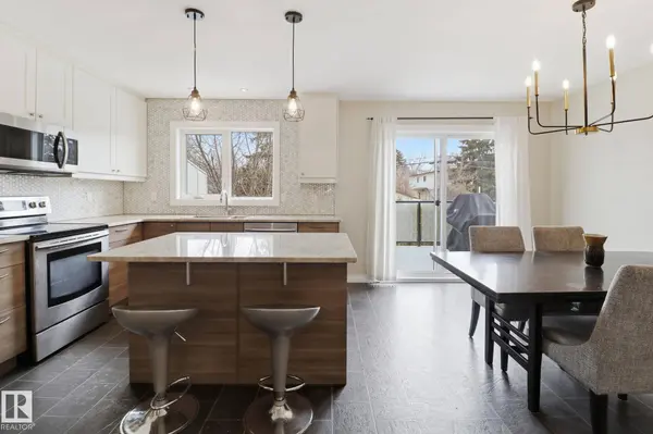 9023 95 ST NW, Edmonton, AB T6C 3W7