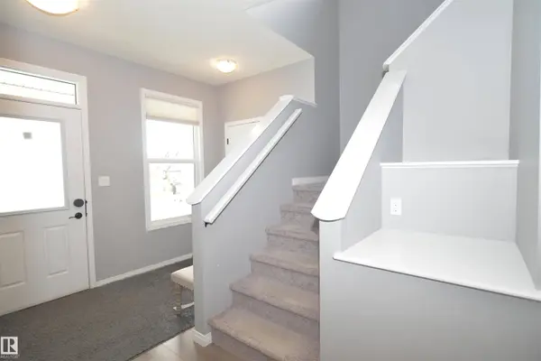 17544 58 ST NW, Edmonton, AB T5Y 0T7