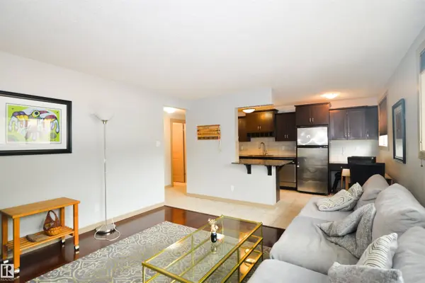 #1 10710 84 AV NW, Edmonton, AB T6E 2H9