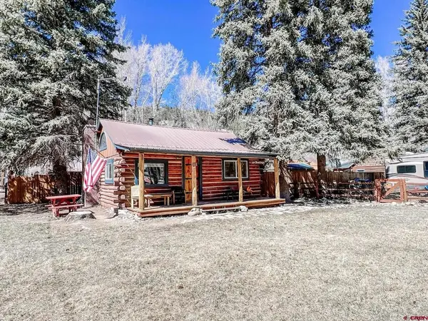 Why More Buyers Are Interested in Self-Sufficient Living in Small Mountain Towns