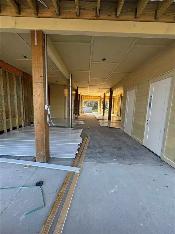 808 Canal DR, Gulf Shores, AL 36542