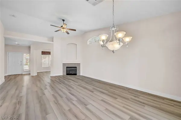 8828 Crystal Port AVE, Las Vegas, NV 89147
