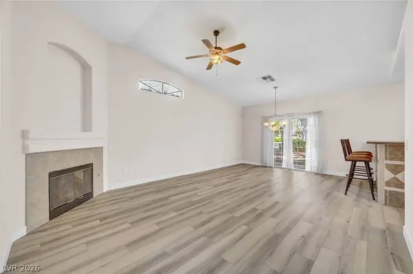 8828 Crystal Port AVE, Las Vegas, NV 89147