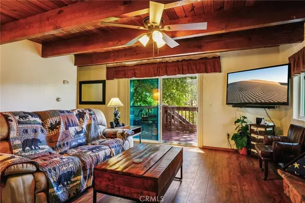 463 Delle DR, Crestline, CA 92325