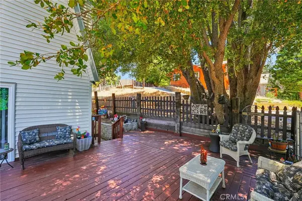 463 Delle DR, Crestline, CA 92325