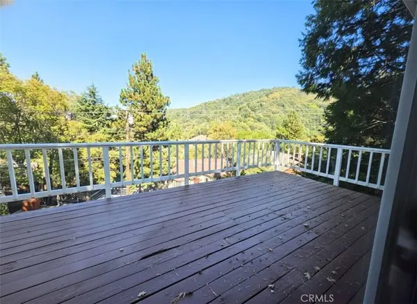 398 Dunant DR, Crestline, CA 92325