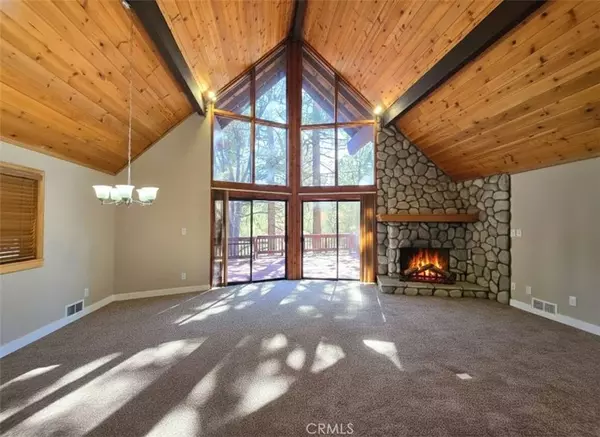 33207 Juniper LN, Green Valley Lake, CA 92341