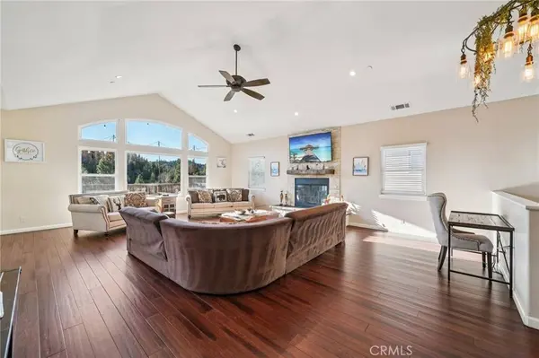 26845 Modoc LN, Lake Arrowhead, CA 92352