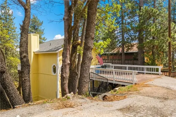 32807 Deer Lick DR, Running Springs, CA 92382