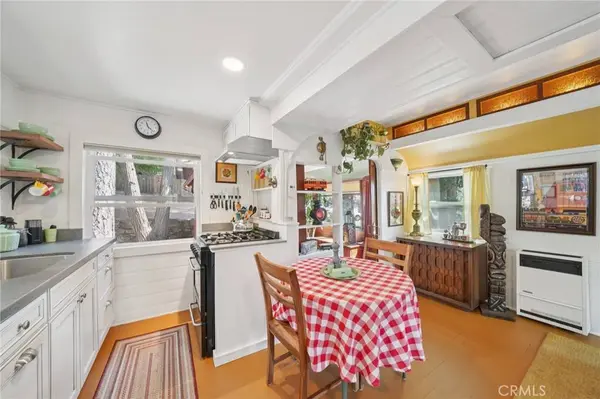 21875 Sawpit Canyon RD, Cedarpines Park, CA 92322