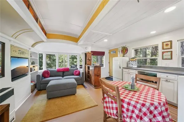 21875 Sawpit Canyon RD, Cedarpines Park, CA 92322