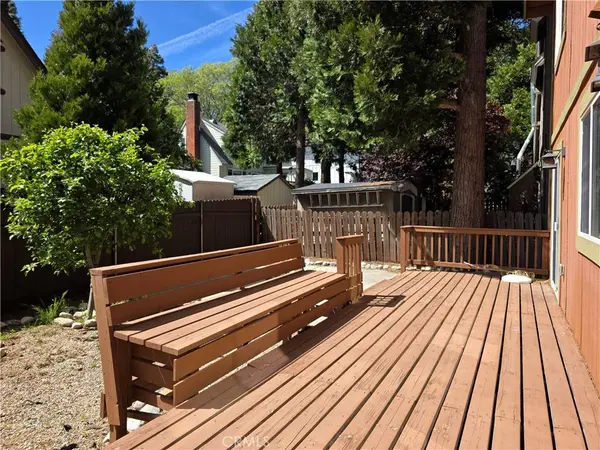 358 Maple DR, Lake Arrowhead, CA 92352
