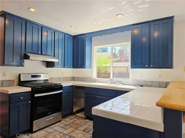 358 Maple DR, Lake Arrowhead, CA 92352