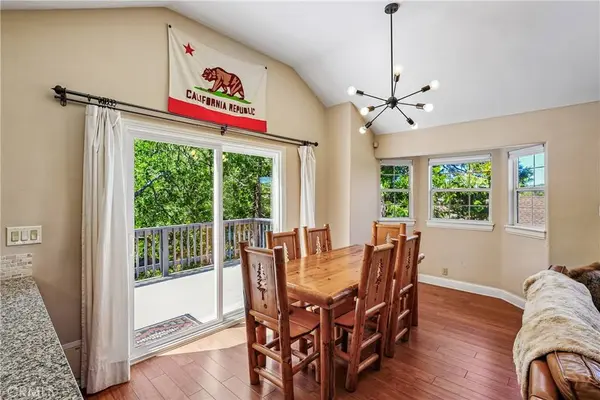 28833 Manitoba DR, Lake Arrowhead, CA 92352