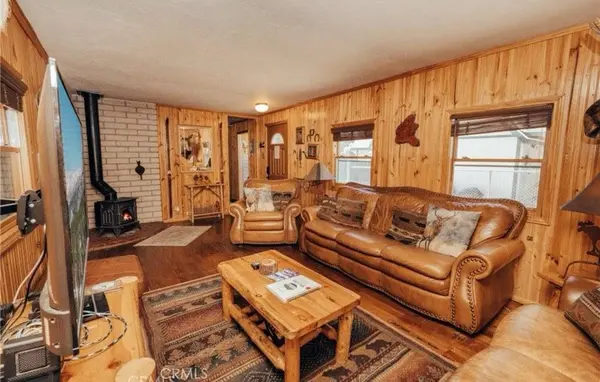 437 Victoria LN, Sugarloaf, CA 92386