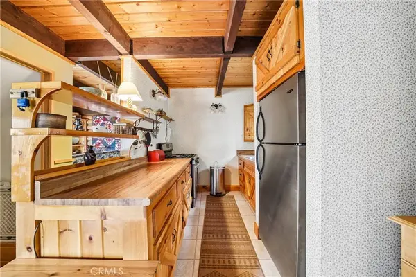 33329 Robin DR, Green Valley Lake, CA 92341