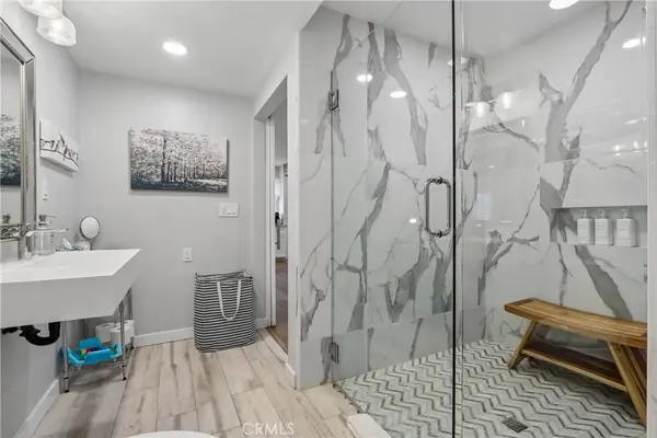 229 Hemlock DR, Lake Arrowhead, CA 92352