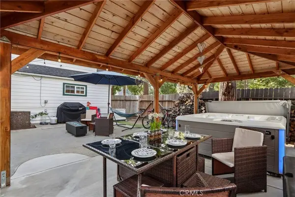 229 Hemlock DR, Lake Arrowhead, CA 92352