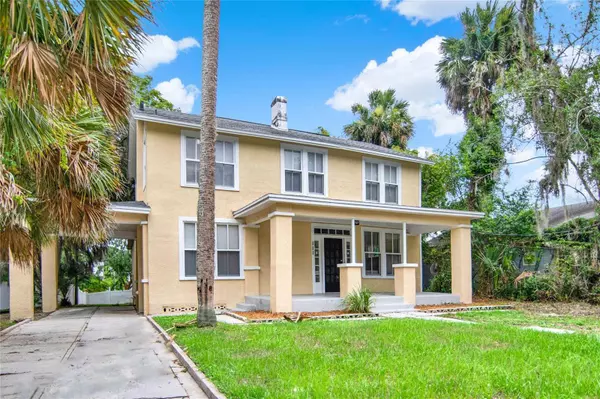 111 N STONE ST, Deland, FL 32720