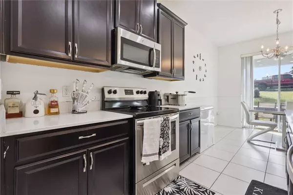 2608 LIMERICK CIR, Grand Island, FL 32735