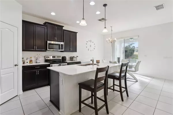 2608 LIMERICK CIR, Grand Island, FL 32735