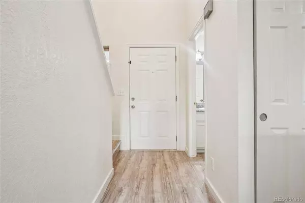 1147 S Ventura CIR #D, Aurora, CO 80017