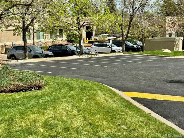 10390 Bradford RD, Littleton, CO 80127