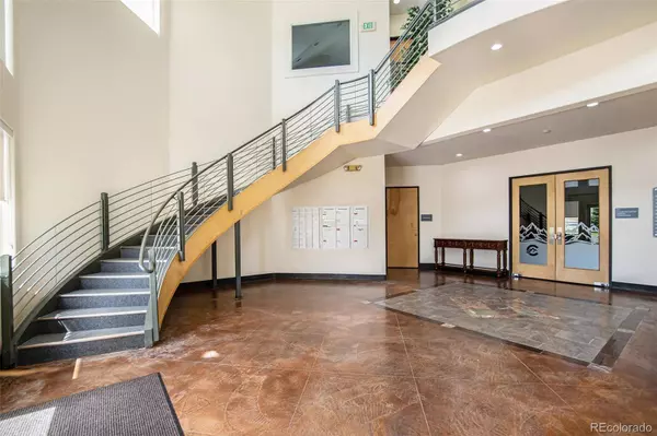 10390 Bradford RD, Littleton, CO 80127