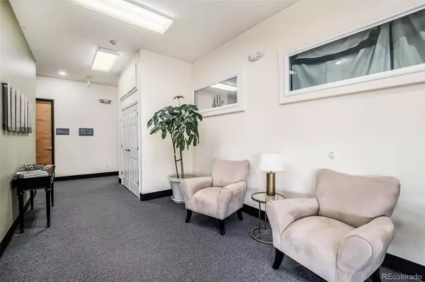 10390 Bradford RD, Littleton, CO 80127